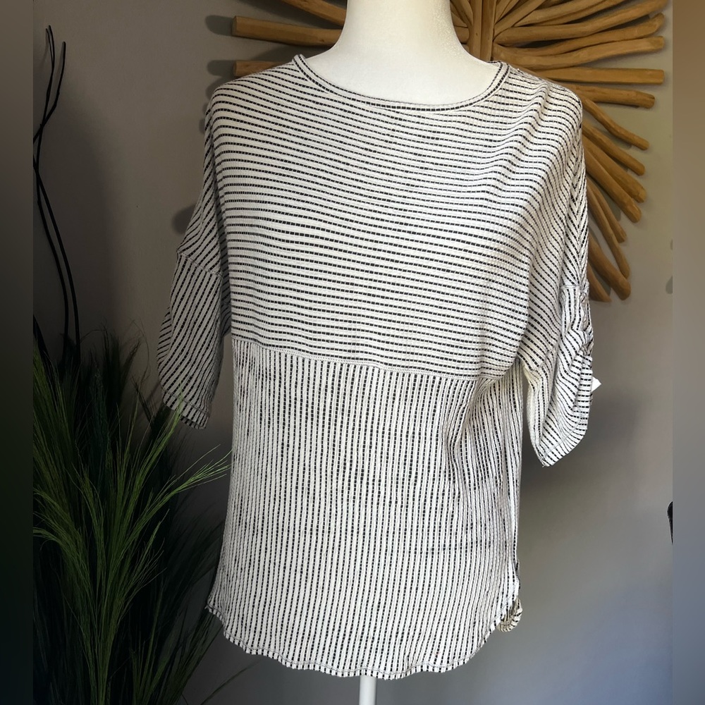 MAX STUDIO brand- 3 quarter length sleeve shirt - Size XS